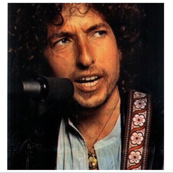 Lay, lady, lay, lay across my big brass bed
Lay - Picture 2 of 8